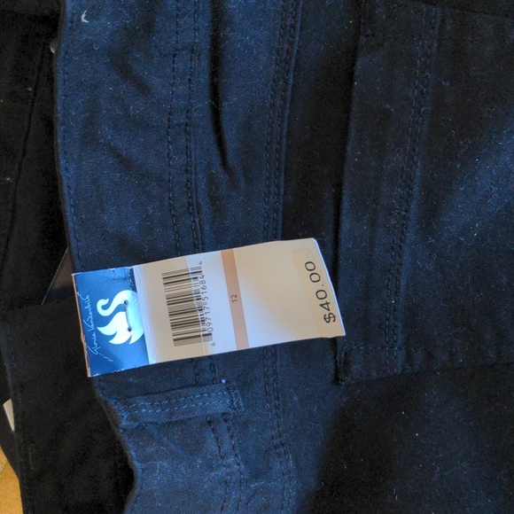 Gloria Vanderbilt Capris - Picture 6 of 6